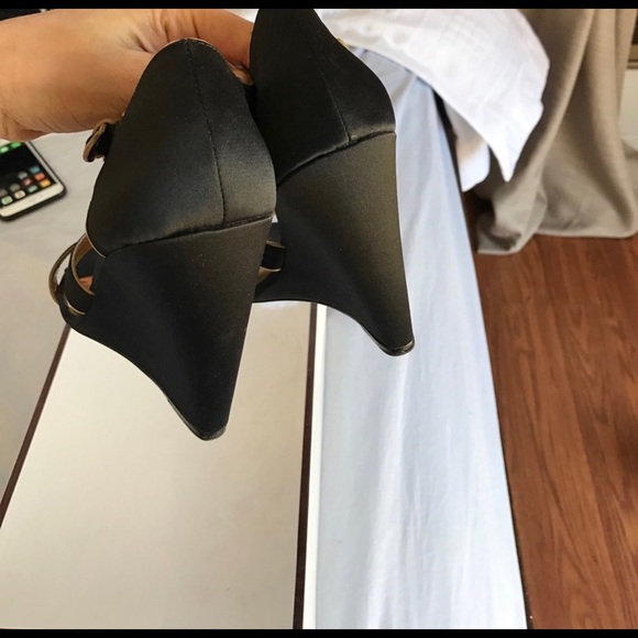 🖤Beautiful satin coach wedge sandals🖤 - Picture 5 of 7